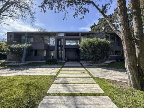 Impecable propiedad en venta en Higland Park.