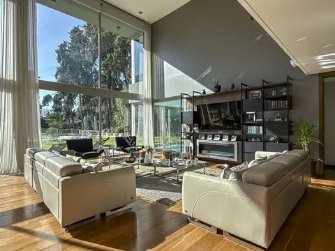 Impecable propiedad en venta en Higland Park.