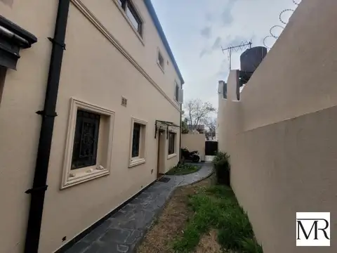 Depto Tipo Casa en Venta de 5 ambientes