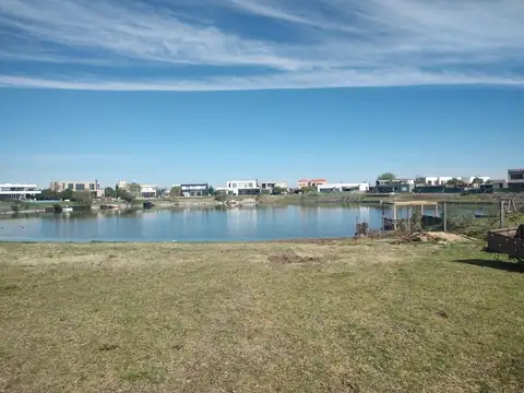 Lote a laguna central en venta área 5 San Sebastián