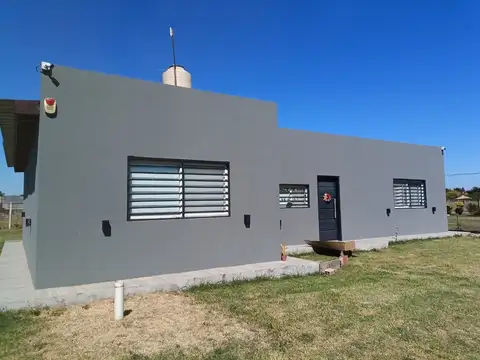 VENTA CASA 3 AMB C/PILETA SAN VICENTE - PERMUTA