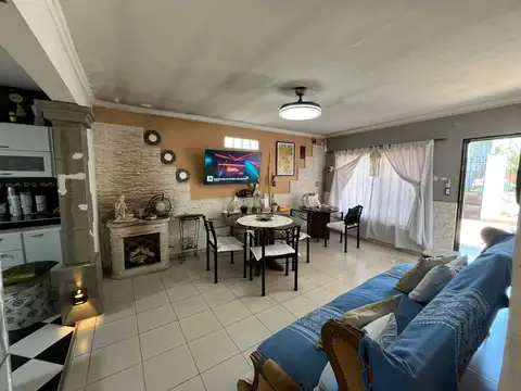 VENTA CASA 3 AMB CON PARRILLA Y PARQUE JOSE C PAZ