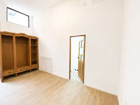 Depto Tipo Casa en Alquiler en Colegiales, USD 1.600