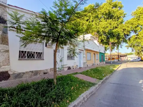 AGUSTIN ALVAREZ al 600