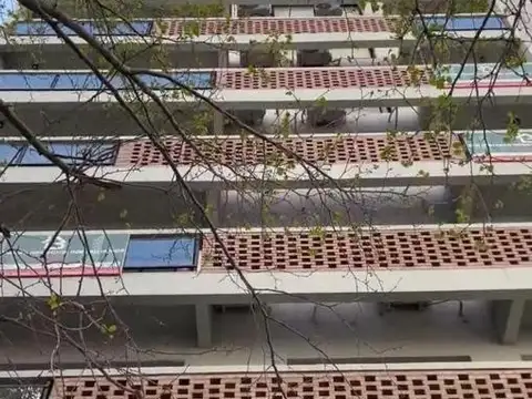 DOS AMBIENTES CÉNTRICO CON COCHERA SUBTERRANEA! 5°D