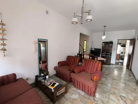 Casa 4 ambientes con 3 baños