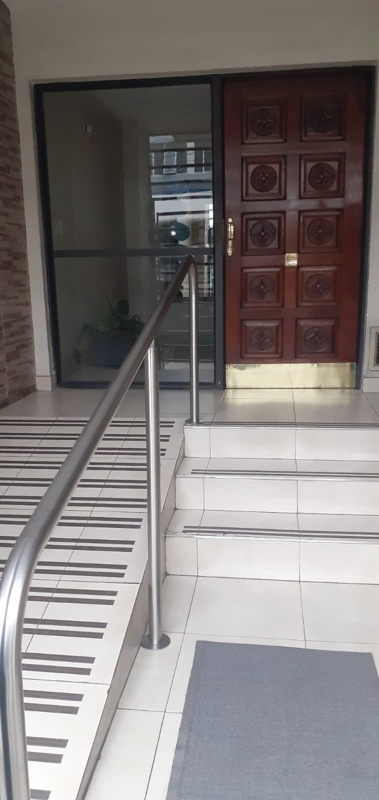semipiso de 3 ambientes con balcon corrido