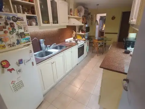 Departamento 4 ambientes con 2 baños