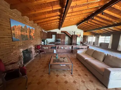 Casa 4 ambientes con 3 baños