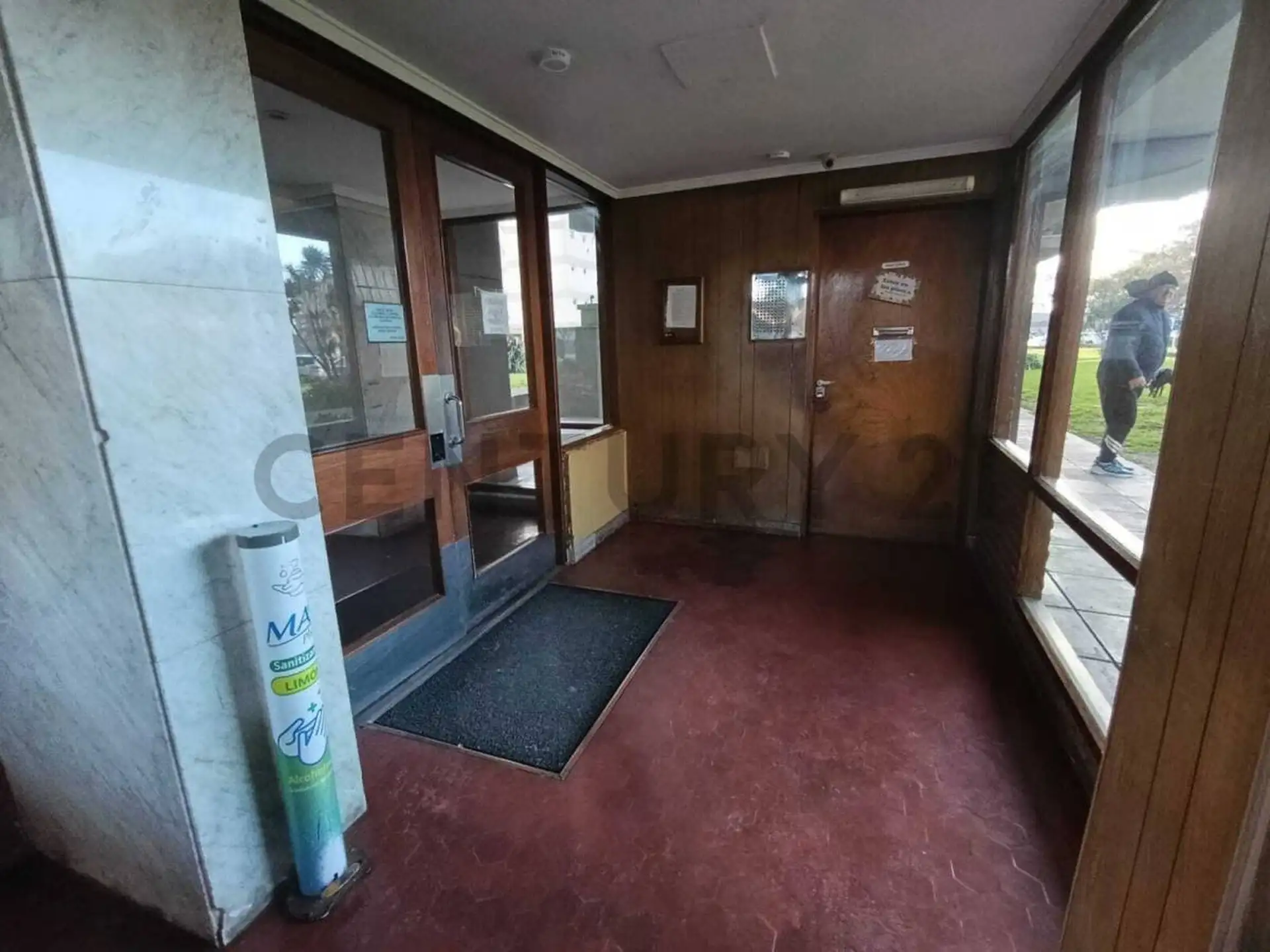 Departamento de 3 ambientes al frente con Balcón Luminoso y Cálido