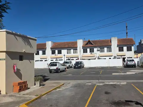 Depto Tipo Casa en Venta con 1 cocheras