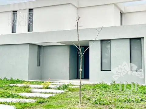 Casa Monoambiente con 4 baños
