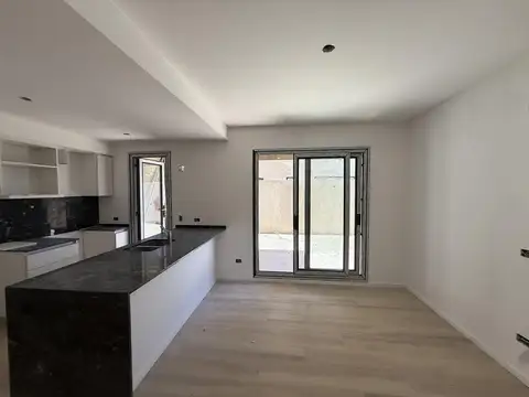 Comodo 2 ambientes con patio y amenities en Caballito