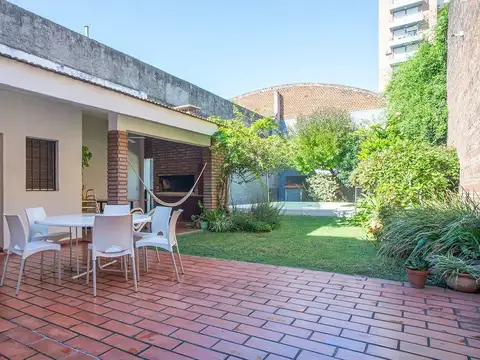 VENTA CASA DE TRES DORMITORIOS CON PATIO Y PILETA