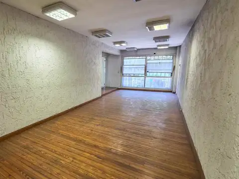 VENTA OFICINAS 3 PISOS 7 COCHERAS ALMAGRO