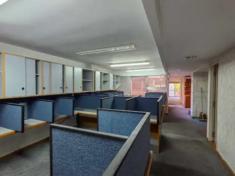 Oficina Monoambiente con 4 baños