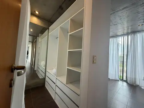 Casa en alquiler de dos dormitorios con pileta, en barrio cerrado