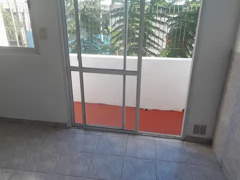 PH en venta - 2 Dormitorios 1 Baño - Sarandí