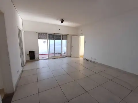 Casa en Alquiler con 1 cochera