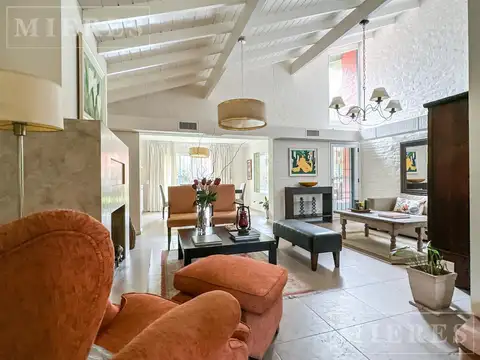 Casa en Alquiler Temporal con 1 cochera