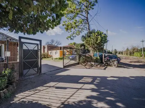 VENTA CASADUPLEX PILAR, BARRIO CERRADO