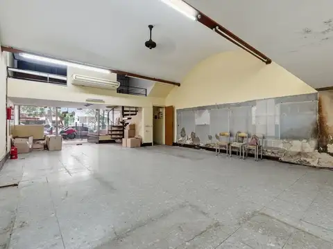 Local en Venta 69 años
