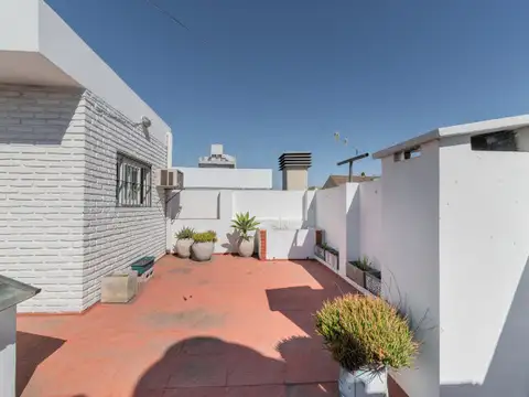Suipacha 500 , Piso 0