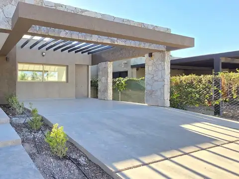 Casa en Venta en Lujan De Cuyo, USD 295.000
