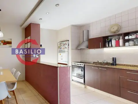 VENTA CASA 3 AMBIENTES EN LOTE PROPIO CON COCHERA Y TERRAZA EN CARAPACHAY