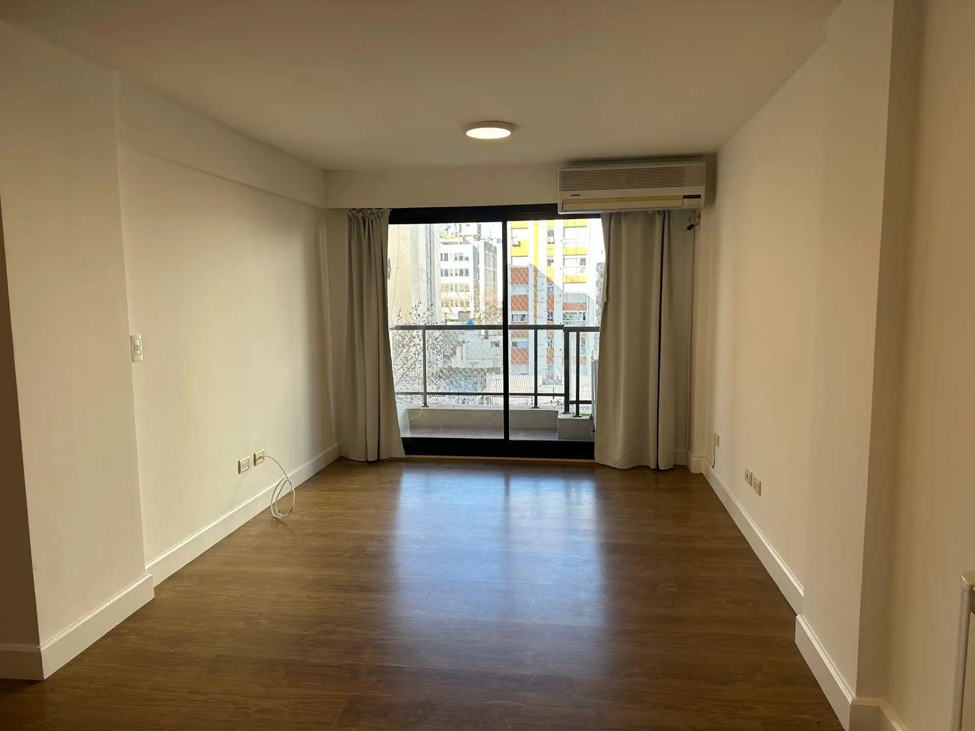 Departamento en venta 2 ambientes con cochera en Plaza Mitre