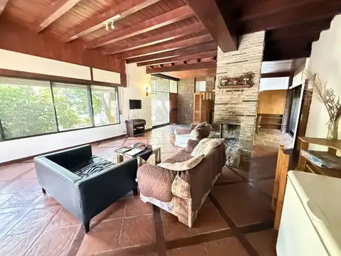Casa en el barrio Los Naranjos - Ingeniero Maschwitz - Escobar
