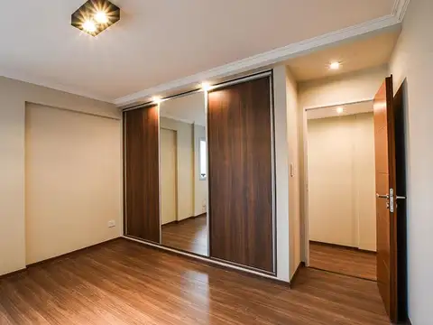 Departamento 5 ambientes con 2 baños