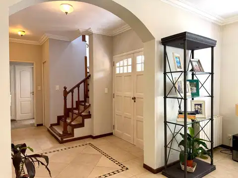Casa 7 ambientes con 3 baños