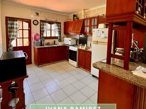 Casa 4 ambientes con 4 baños