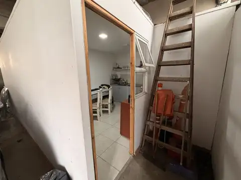 Vivienda en planta alta + Galpon y departamento, Barrio San Jose, Mar del Plata