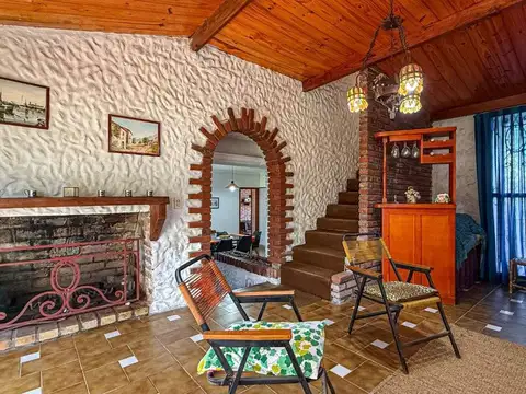 Casa 3 ambientes con 2 baños