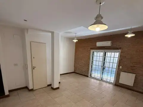 Depto Tipo Casa 5 ambientes con 2 baños