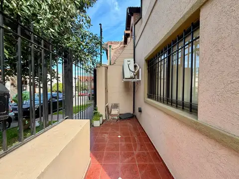 Depto Tipo Casa 4 ambientes con 2 baños