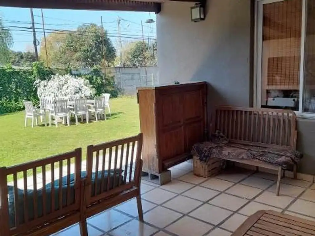 Casa - 110  m² Cubierta | 2 dormitorios | 12 años | 2 baños | 3 ambientes | 2 cocheras