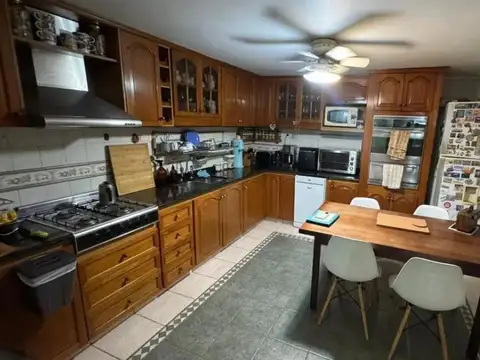 Departamento en venta - 5 Dormitorios 2 Baños - Barracas