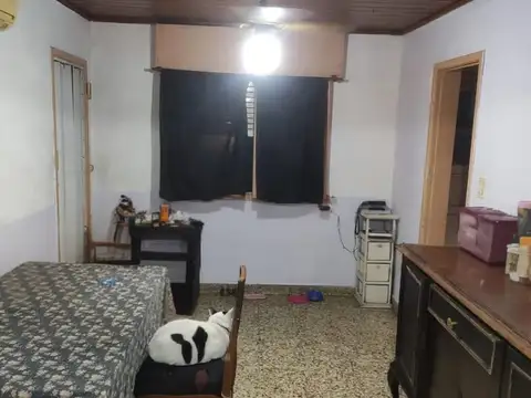 VENTA casa 2 dormitorios living comedor AVELLANEDA
