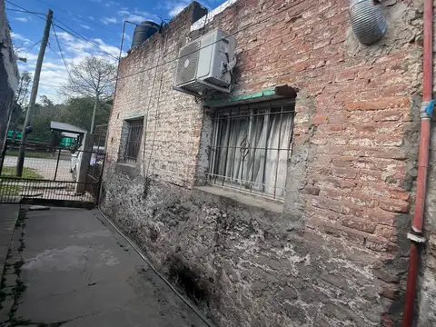 CASA A RESTAURAR EN VENTA! GENERAL LAS HERAS