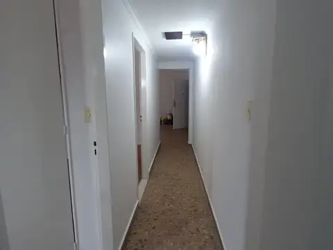 Av Saenz 500, Piso 1