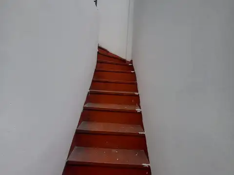 Depto Tipo Casa en Alquiler en Pompeya, $ 990.000