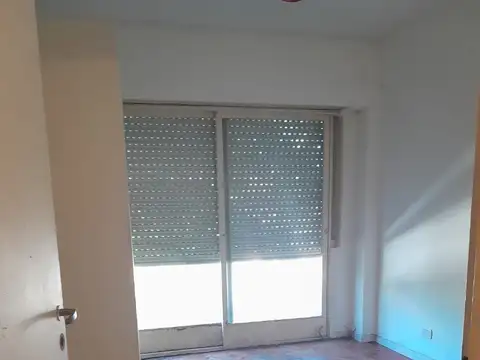 Av Saenz 500, Piso 1