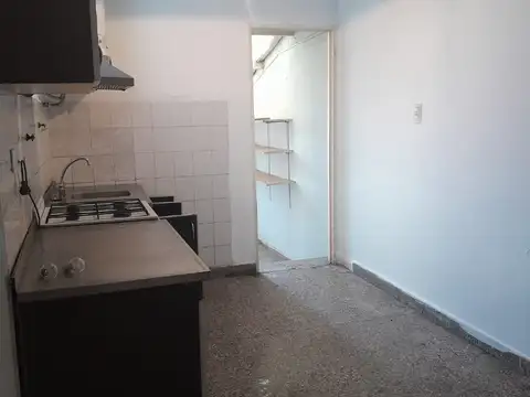 Av Saenz 500, Piso 1