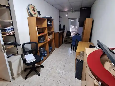 Oficina 7 ambientes con 6 baños