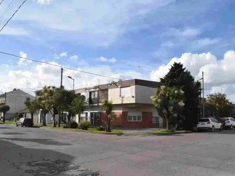 VENTA CASA 4 AMBIENTES PINOS DE ANCHORENA