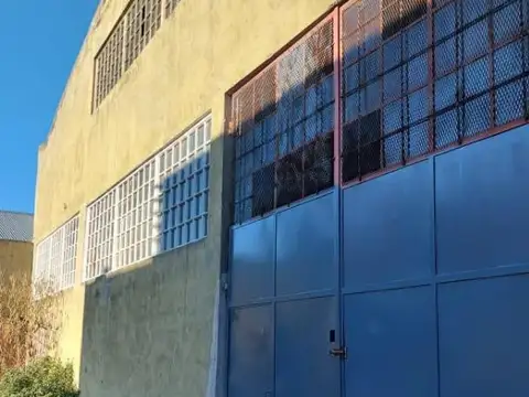 Galpon en Venta 55  mts Fondo