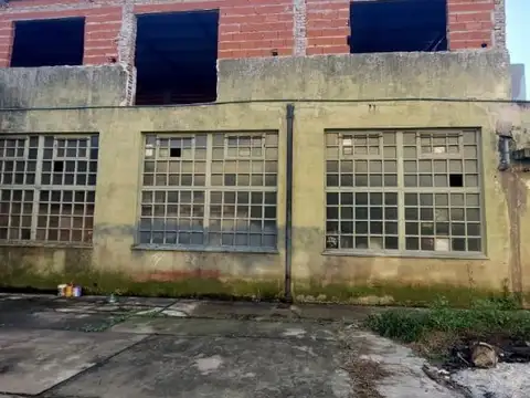 Galpon en Venta en Bernal, USD 480.000